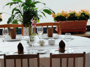 AP Hotel and Parking