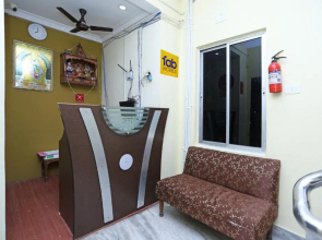 FabExpress Paradise Inn II