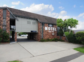 Huskisson Hotel