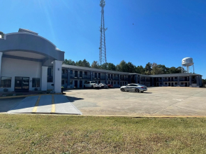 Garden Inn & Suites