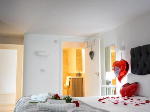 Dealhouse Apartments 1