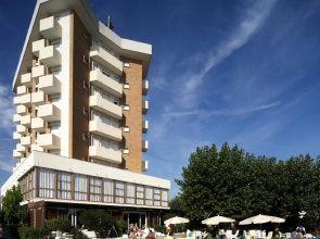 Alexandra Plaza Hotel