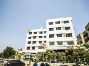 Capital O 40904 Hotel Satish Executive