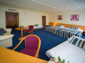 TOP HOTEL Praha & Conference Centre