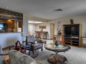 Dinah's Garden Hotel