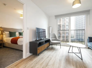 Waterside Flat in Central Leeds