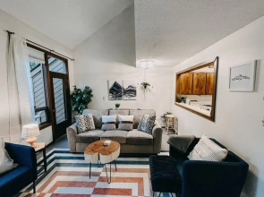 73SW - F/P - W/D - Sleeps 6