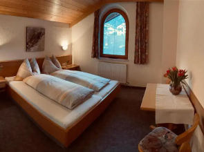 Aparts Handle und Haus Bergblick