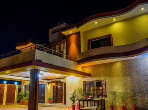 Arabian Lodges