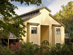 Farmhouse Inn