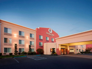 DoubleTree by Hilton Hotel Vancouver