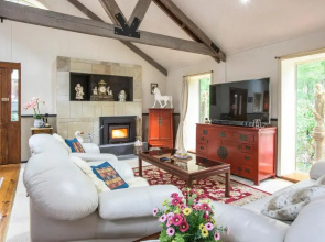 The Stone on the Hill - 3 bedroom house