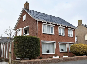Holdiay Home in Den Helder with private terrace and garden