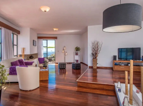 Vivenda da Esquina by MHM