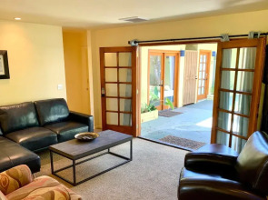 Atrium Palm Springs - Resort