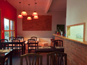 The House Hostel Resto & Bar Bariloche