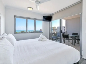 Stylish 1-bed Darwin City Stay With Balcony Views