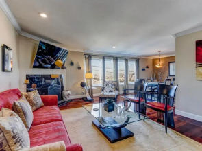 House-Canyon Dr