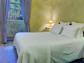 Independent Apartment n 4 in an Old Mansion Located by the Mouth of Douro River