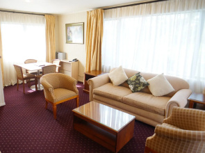 Cornwall Park Motor Inn