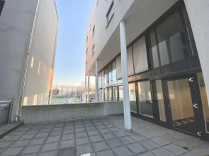 Your bright and spacious apartment by the lake