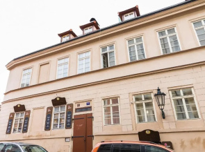 White Swan Boutique Apartments