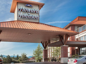 Holiday Inn Victoria Elk Lake by IHG