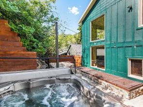 Red Hawk by Avantstay Charming Cabin w/ Theatre & Spa 5mins to Deer Valley Mtn
