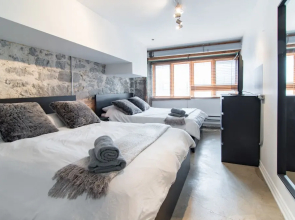 1821 Industrial Loft in Old Port by Nuage