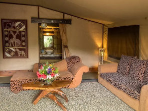 Rhino Watch safari Lodge