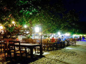 LaLune Beach Resort