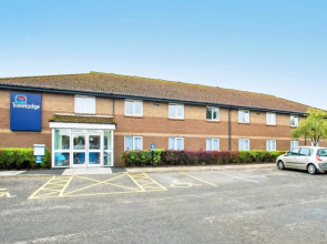Travelodge Kinross M90
