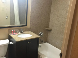 Quality Inn Near Pimlico Racetrack