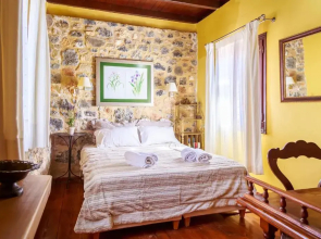 4 Bedrooms House With Sea View Jacuzzi And Enclosed Garden At Anatoli