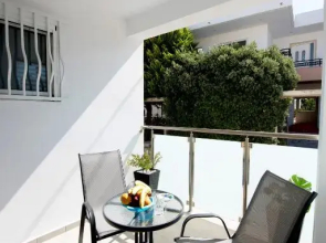 Maria Studios & Apartments