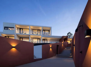 Moya Hotel - Qingdao Laoshan Scenic Area