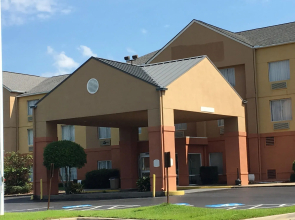 Red Roof PLUS+ & Suites Vicksburg
