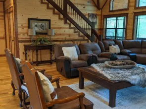 Stone Mountain Lodge 5000sqft 6 Bed Game Room Pool Table Hot Tub