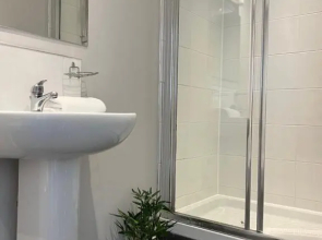 Dalkeith Five Bedroom House