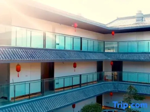 Tongjian Huaxiangtang Resort