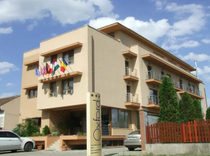 Hotel Oxford Inn & Suites
