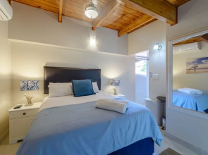 San Lameer Villa Rentals  3104