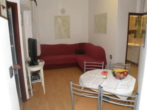 Maestro - 30m From the Beach & Parking - A3