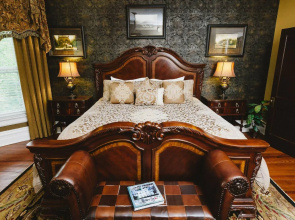 Biltmore Village Inn B&B
