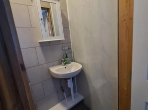 Sheridan - Studio Flats with Extra Beds contractor stay FREE Parking