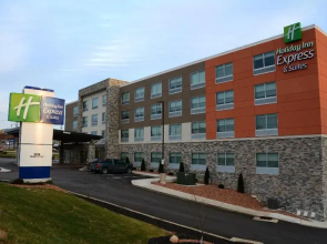 Holiday Inn Express And Suites Pittsburgh - Monroe