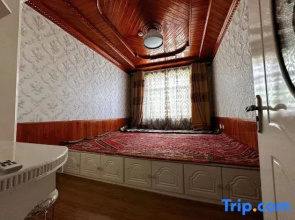 Yining Jingya Hefeng Homestay