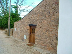 House With one Bedroom in Parada, With Wonderful Mountain View, Enclosed Garden and Wifi - 22 km From the Beach