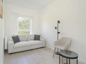 Apartment With 3 Bedrooms by Renters