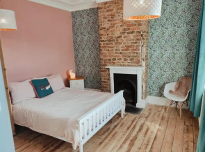 Charming 4BD Semi Detached Home Hastings